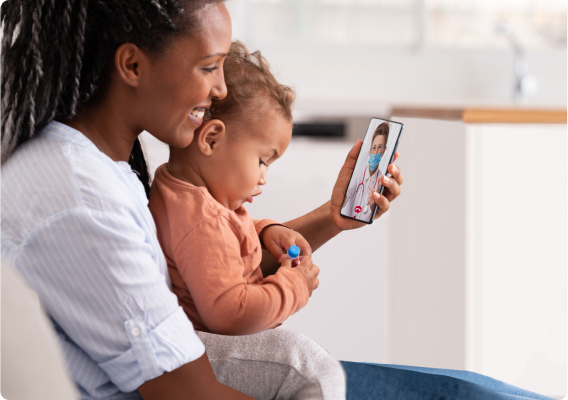 Família fazendo uma chamada de telemedicina